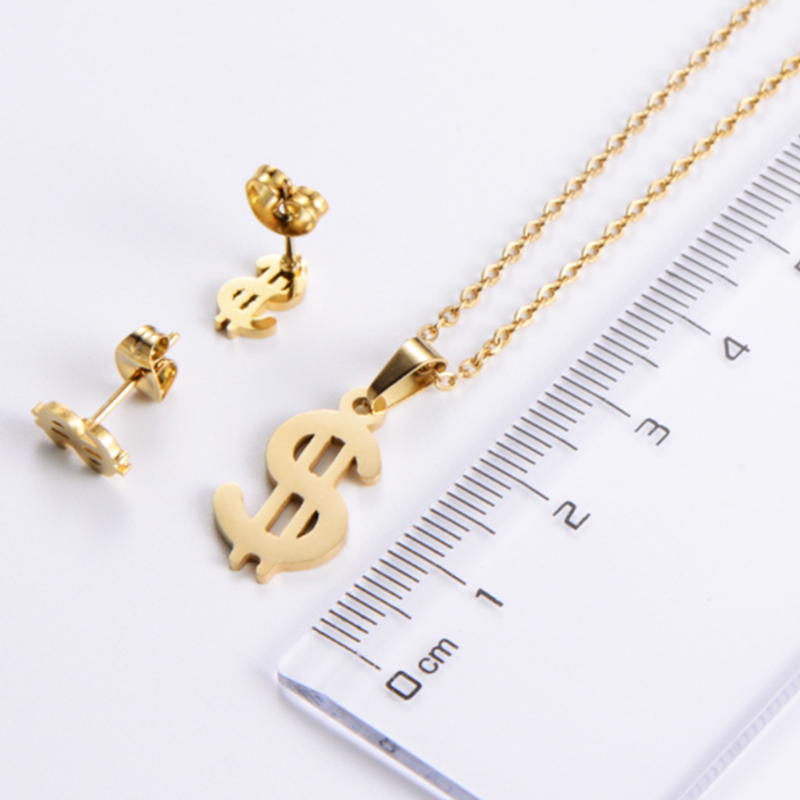 Classic Stainless Steel Pendant Jewelry Set For Women