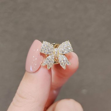 brooch